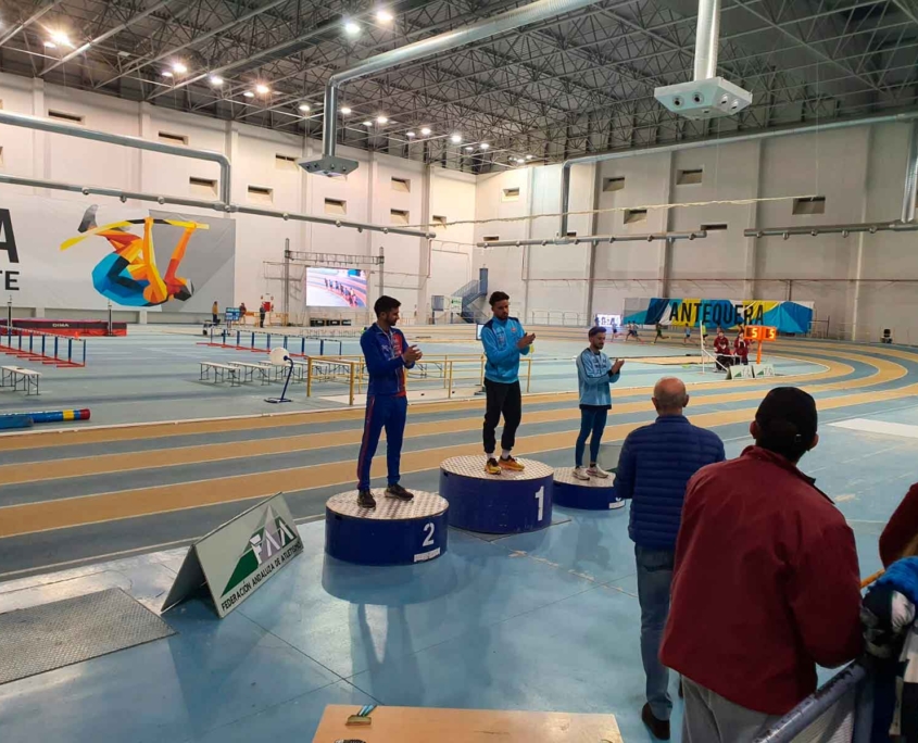 4 Medallas para el Club Atletismo Delsur Coop. La Palma en el andaluz absoluto short track